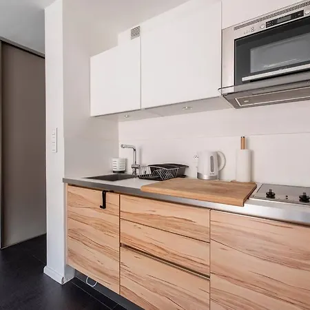Balcony-beautiful-central-1 Block Beach-a.c-wifi Nizza