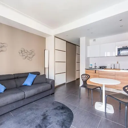 Balcony-beautiful-central-1 Block Beach-a.c-wifi * Nizza