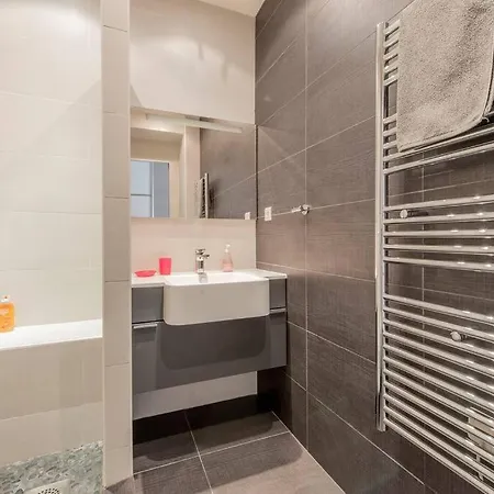 Balcony-beautiful-central-1 Block Beach-a.c-wifi Daire